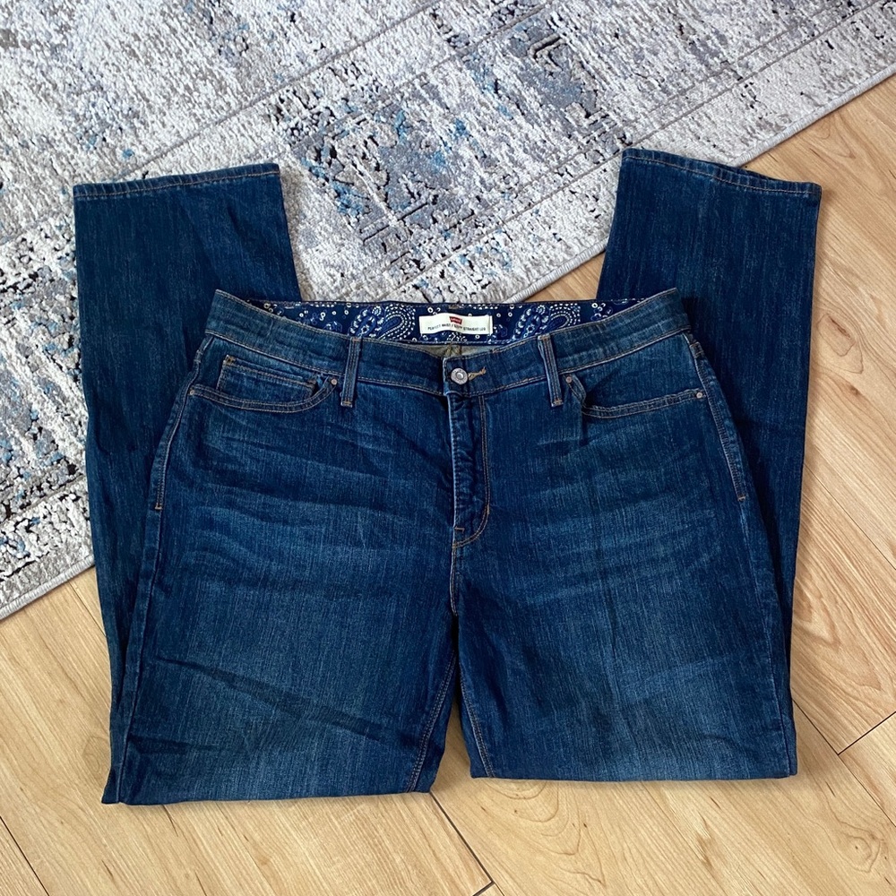 Levi's Women's Straight Leg Jeans in Dark Indigo Blue